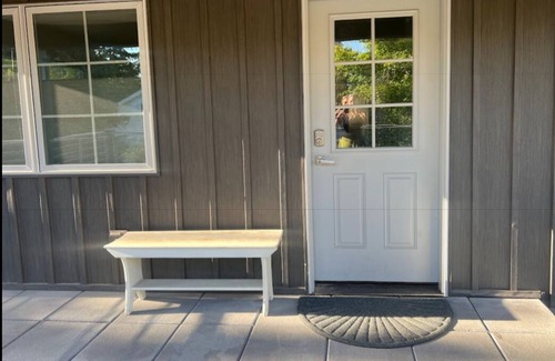 Hailey Apartment | New downtown Hailey 2 bedroom apartment steps to bike path