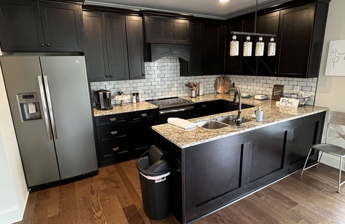 Elizabethtown House | New Downtown Luxury Townhouse in Bourbon Country