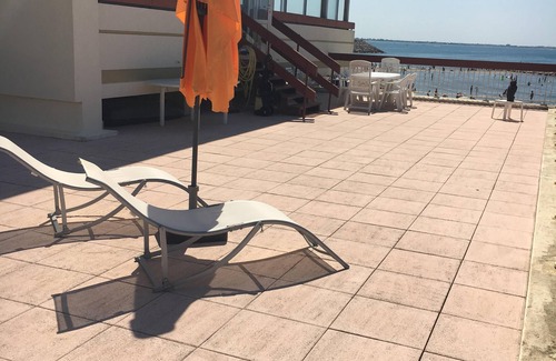 La Grande-Motte Apartment | New, EXCEPTIONAL feet in the water.