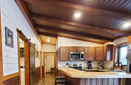 Seeley Lake House | New Farmhouse Chic Cabin - Minutes from Lakes, Rivers, & Recreation - Sleeps 6