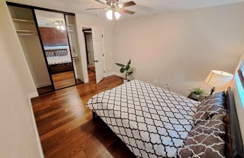 University City Apartment | NEW First floor La Jolla San Diego 2 bedrooms luxury spacious pool and spa LJ condo