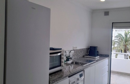 Caleta de Velez Apartment | NEW Firstline Beach, Sea View, Aircon, fast WiFi, Pool, 2 Sunny Terraces Parking