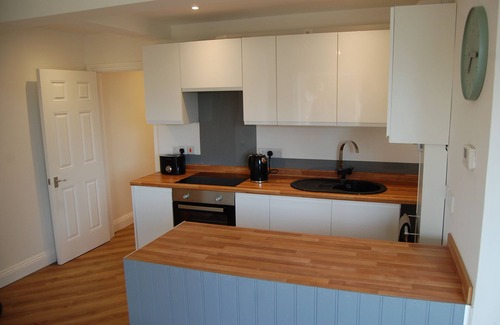 Barton-on-Sea Apartment | New Forest cliff top apartment with distant view of the Needles