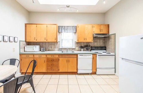 Austin Ave. House | New Gathering Place on Columbus