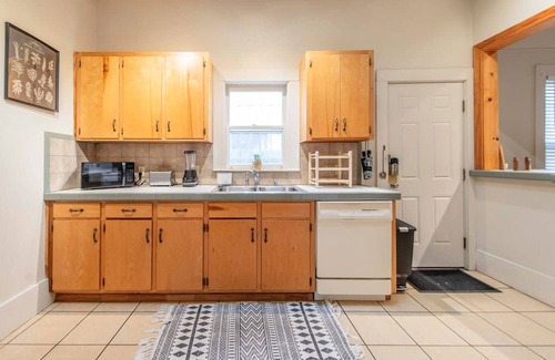 Austin Ave. House | New Gathering Place on Columbus