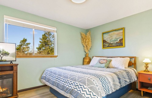 Grayland Cottage | NEW: Get Away to the Ocean at Breakwater Inn & Cottages