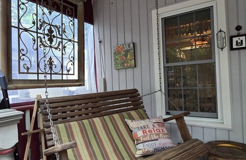 Mount Gretna Heights Cottage | NEW! Getaway Day Cottage