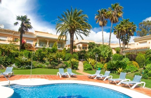 New Golden Mile Cottage | New Golden Mile beach townhouse with garden and BBQ