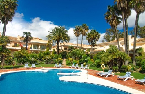 New Golden Mile Cottage | New Golden Mile beach townhouse with garden and BBQ