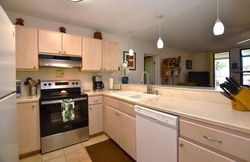 Waikoloa Condo | NEW! Great location with easy access to the pool!