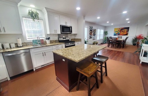 Riverside House | NEW! GREENWICH PICASSO HOUSE/5 BDRS, CLOSE TO BEACH, TRAIN, NYC