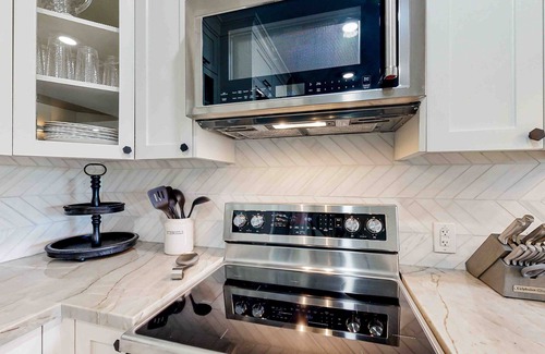 Gruene Condo | NEW Gruene Haven penthouse on the Guadalupe River Walk to Historic Downtown