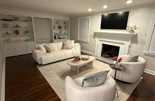 Beaver Hills House | New Haven Staycation|Near Yale|Washer/Dryer|Groups
