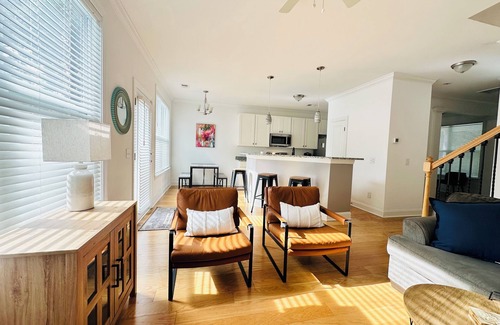 North Charleston House | New home 2 minutes from Park Circle!