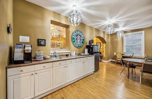Cathlamet Apartment | NEW! Hotel Cathlamet Room 203 - Interior Full