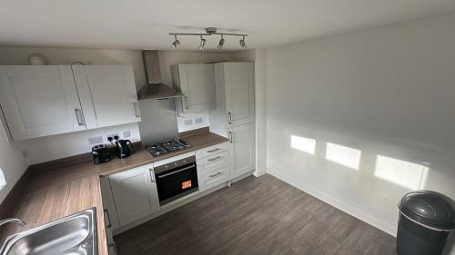 Wellingborough House | New House! Large Drive! Ideal For Business or Relocation, Weekly and Monthly Stay