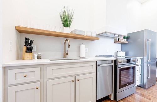 Germantown Condo | New! House of Hudson two miles from Downtown Nash
