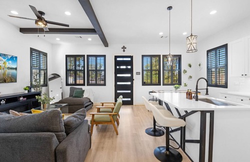 Northside House | New ! Houston getaway! Near Stadiums & Downtown
