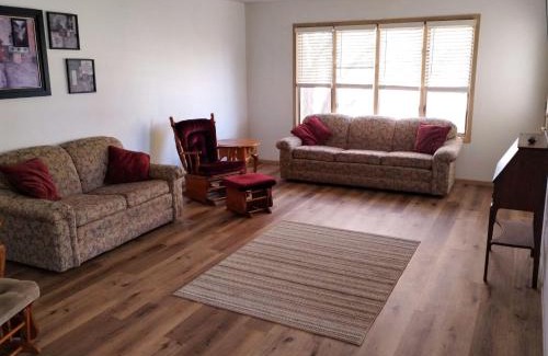 New Salem House | New Hunter's Paradise near Country Fest - Family Friendly