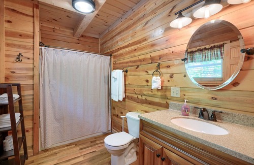 Rockbridge Cabin | New in ground pool! 5 br pet-friendly lodge on 17 wooded acres.