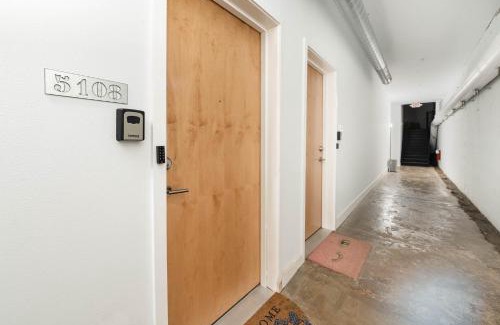 Otterbien Home Apartment | New Industrial Loft Space on River and Bike Trail
