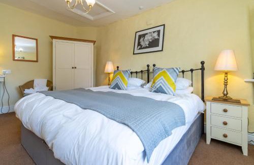 Crediton Hotel | New Inn