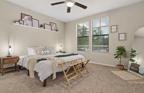 Lazybrook/Timbergrove Apartment | New! King Bed Trendy 1 BR Resort Style w/Pool
