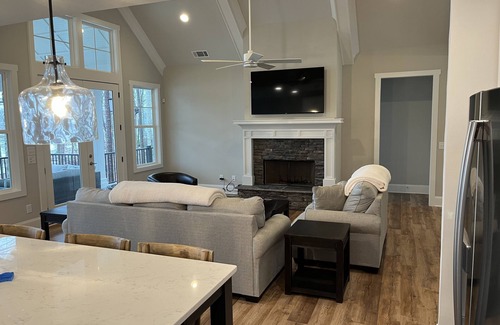 Lake Oconee House | New Lakefront Oasis with Private Heated Pool