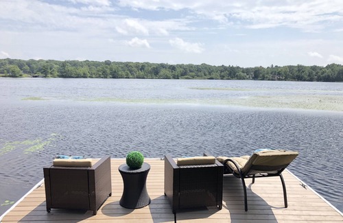 Pocono Summit House | ✨★NEW★✨🚣‍♂️LAKEFRONT⛱SKI⛷🏂★Kalahari★Hot Tub★Mini Golf★BOOK NOW!★