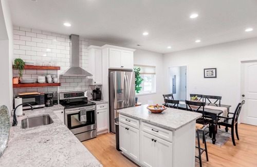 Columbus Cottage | New lakeside cottage is the picture perfect place to relax