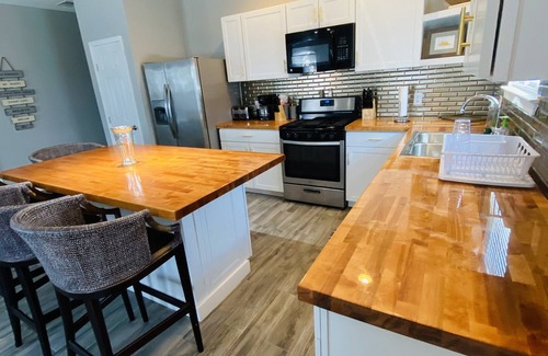Milneburg House | ! New Listing Alert ! Large 3 Bdrm 2 bath