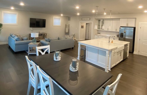 Ocean View House | NEW LISTING! Bay Forest 5 Bedroom home w/beach shuttle & amenities!