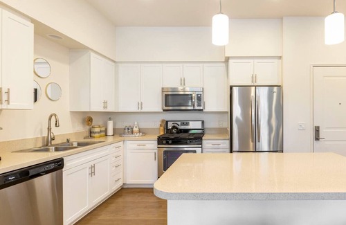 Irvine Apartment | New Listing - Beautiful Resort Style Living! UPSCALE