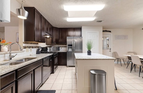 North San Antonio - SAT House | New Listing! Castle Hills Gem - Sleeps-14 - Game Room - Hot Tub - Best Location!
