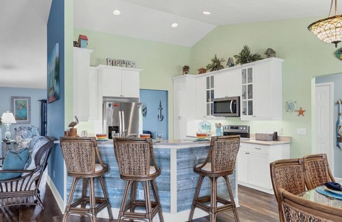South Gulf Cove House | New Listing! Charlotte Harbor Area Resort, 120mi to Disney & 134mi to Universal - GRH766215