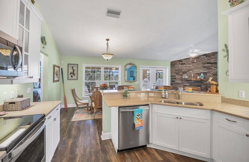 South Gulf Cove House | New Listing! Charlotte Harbor Area Resort, 120mi to Disney & 134mi to Universal - GRH766215
