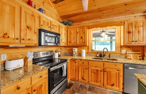 Eagle Mountain Cabin | NEW LISTING! Cozy Cabin in Ellijay w/Hot Tub, Game Room & More by RedAwning