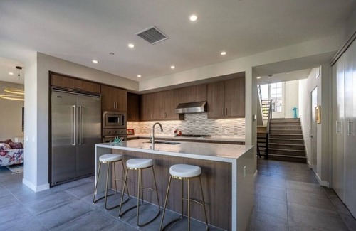 Historic Tennis Club Condo | NEW LISTING DISCOUNT - Spectacular Condo in Downtown Palm Springs - Pool, Spa