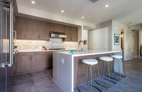 Historic Tennis Club Condo | NEW LISTING DISCOUNT - Spectacular Condo in Downtown Palm Springs - Pool, Spa