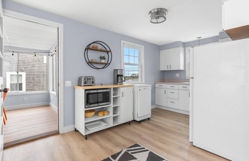 Newbury House | NEW LISTING DISCOUNT Oceanfront on Plum Island w/4+ bedrooms. Family friendly!
