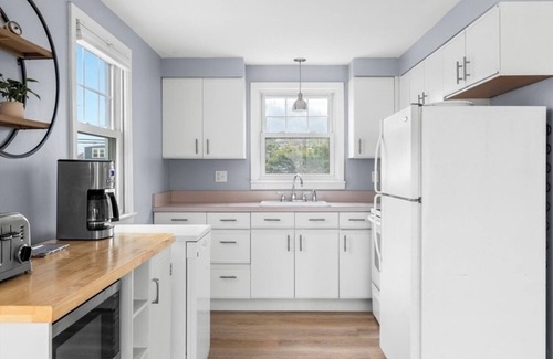 Newbury House | NEW LISTING DISCOUNT Oceanfront on Plum Island w/4+ bedrooms. Family friendly!