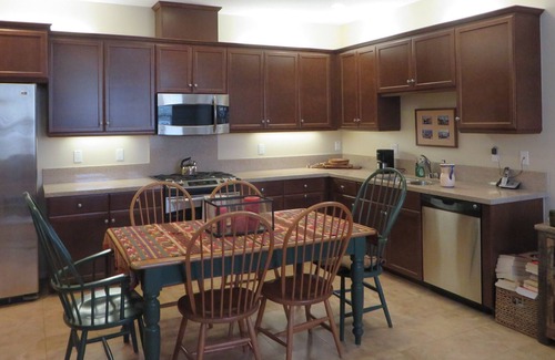 Carmel Valley Condo | *New Listing* Enjoy San Diego in a condominium close to everything.