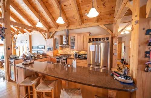 West Dover Ski Chalet | New Listing! Golf/Ski home w/SteamRoom & Hot Tub