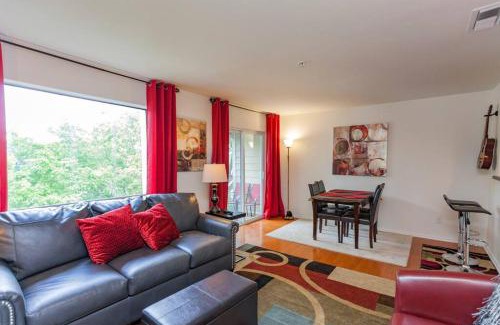 North Capitol Apartment | NEW LISTING GORGEOUS Downtown Nashville on the River Walk to ALL #2