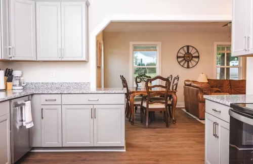 Greenville - Spartanburg Cottage | New Listing! Greenville Cherrydale Cottage