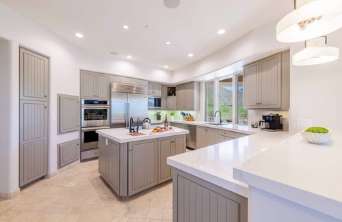 Pinnacle Peak Heights House | *New Listing* HÓZHÓ View House Estate at Lost Canyon