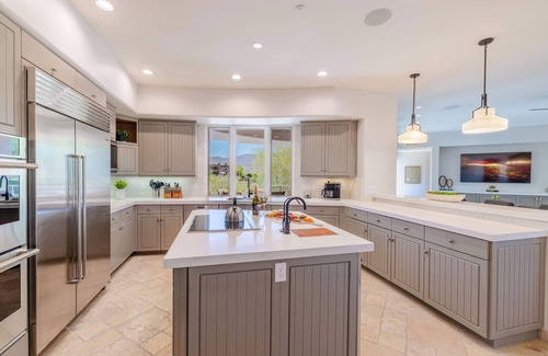 Pinnacle Peak Heights House | *New Listing* HÓZHÓ View House Estate at Lost Canyon