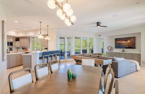 Pinnacle Peak Heights House | *New Listing* HÓZHÓ View House Estate at Lost Canyon