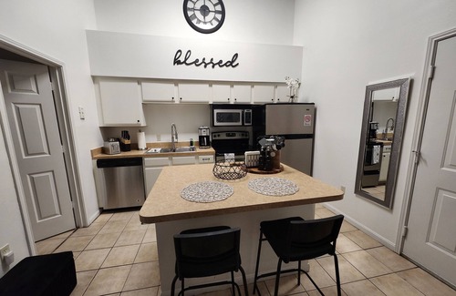 Clearwater Apartment | New Listing in ClearwaternKing Bed Cozy Condo