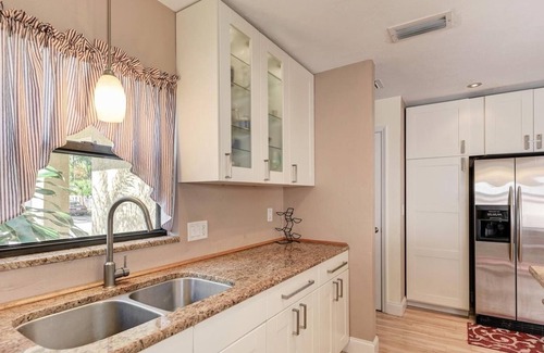 Gulf Gate Estates House | New Listing! LESS THAN A 5 Miles TO #1 RATED SIESTA KEY BEACH. SARASOTA